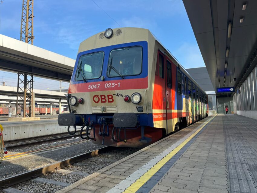 Almtalbahn | Blu-ray 5047 025 Wels Hbf quer 850x638 - Almtalbahn | Blu-ray