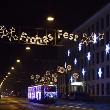 Frohes Fest Copyright TMW Graz 375x375 - Mit der Bim durch die Grazer Altstadt