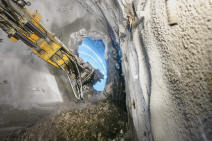 Semmering Basistunnel Durchschlag 1. Tunnelroehre geschafft 420x280 - Durchschlag der ersten Röhre